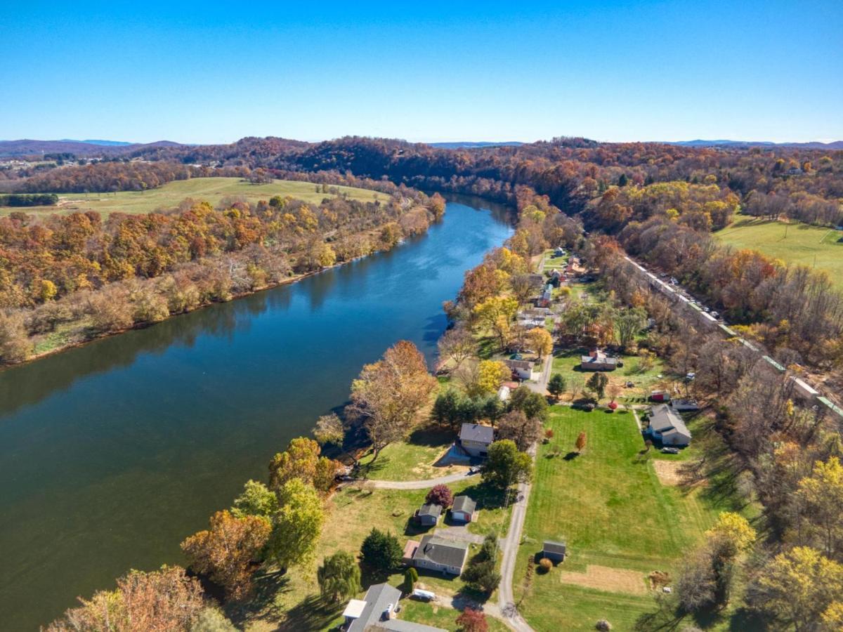 House On The New River, 3Br, 20 Minutes From Vt ラドフォード エクステリア 写真